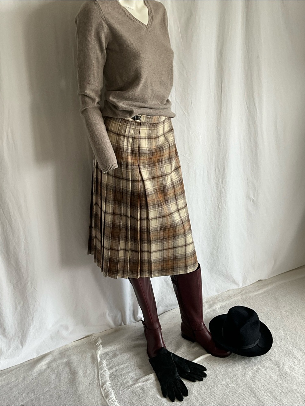 Vintage Laird-Portch Scotland Pure Wool Tartan Kilt Skirt Plaid Midi 6 - Picture 2 of 12